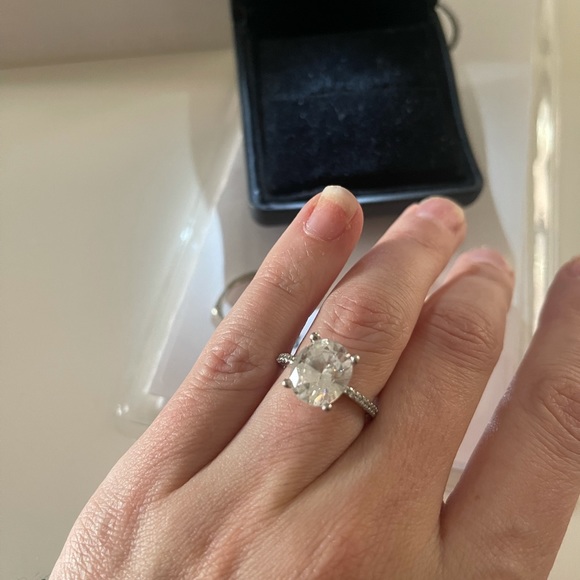 4.42 ct Oval ring - Picture 4 of 9